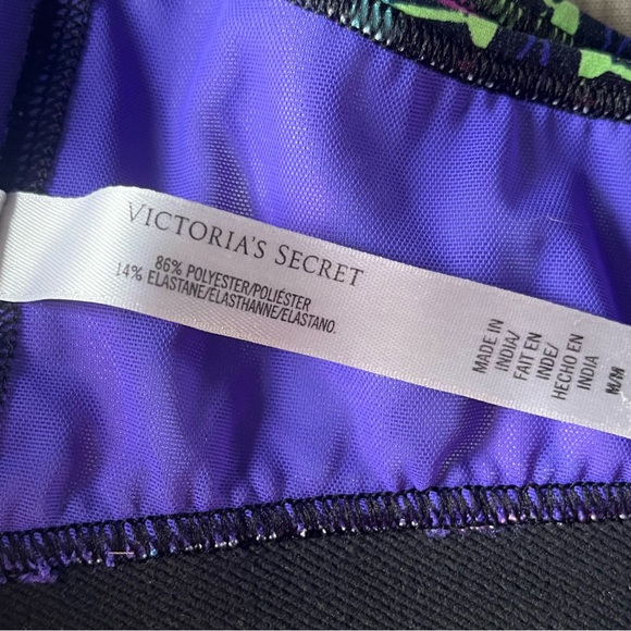 🩵Victoria’s Secret Sport - Geo Print Sports Bra - Size M - Picture 6 of 7